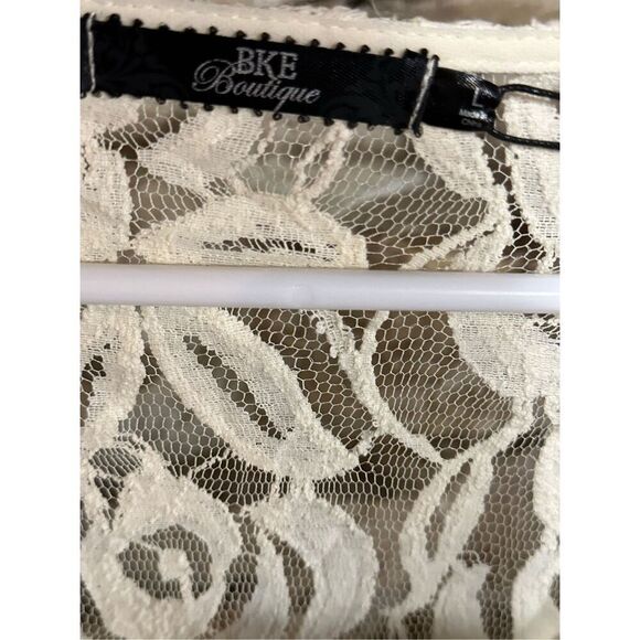 Women's NWT Button Up BKE Boutique Sheer Ivory Lace Embroidered Long Sleeve Blou - Picture 8 of 10